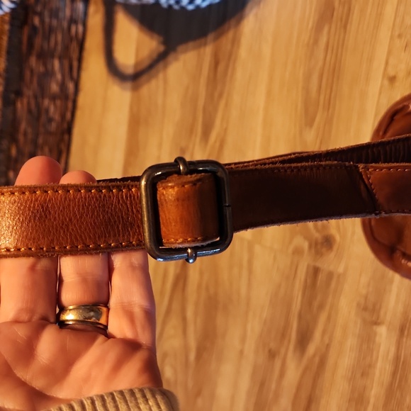 VILENCA HOLLAND genuine woven leather shoulder sling backpack - Picture 3 of 11